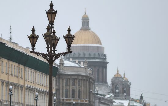 Виды зимнего Петербурга