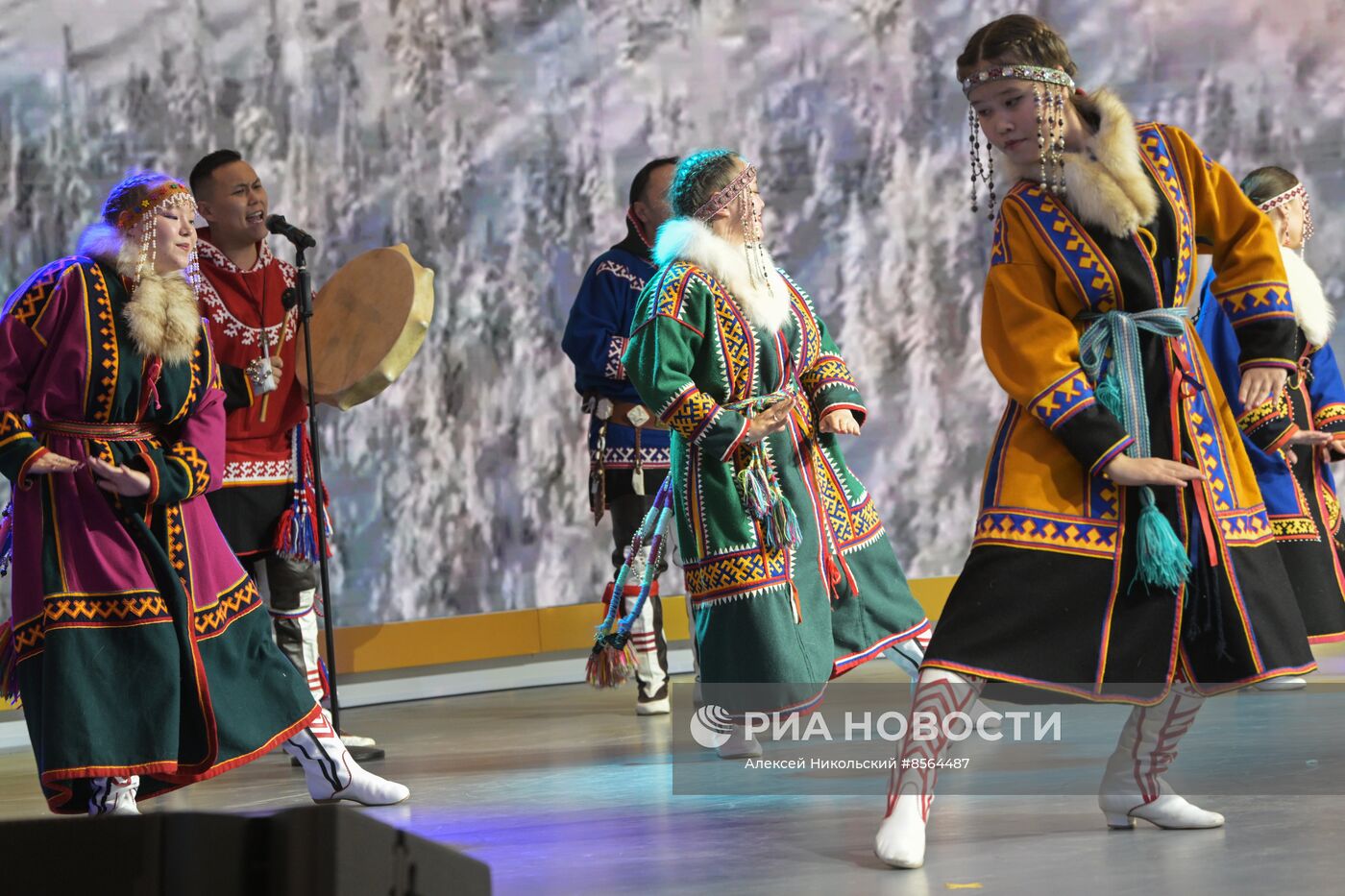 Выставка "Россия" День региона. Ямало-Ненецкий автономный округ