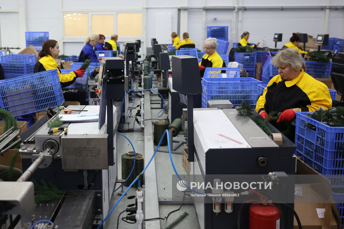 Производство искусственных новогодних елей в Новороссийске