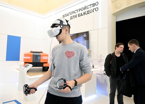 Выставка "Россия".Торжественное открытие экспозиции Минстроя РФ.