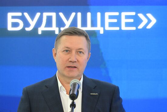 Выставка "Россия".Торжественное открытие экспозиции Минстроя РФ.