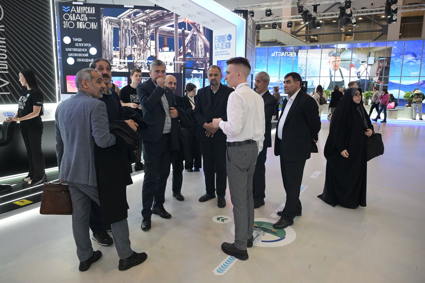 Выставка "Россия". Визит иранской делегации