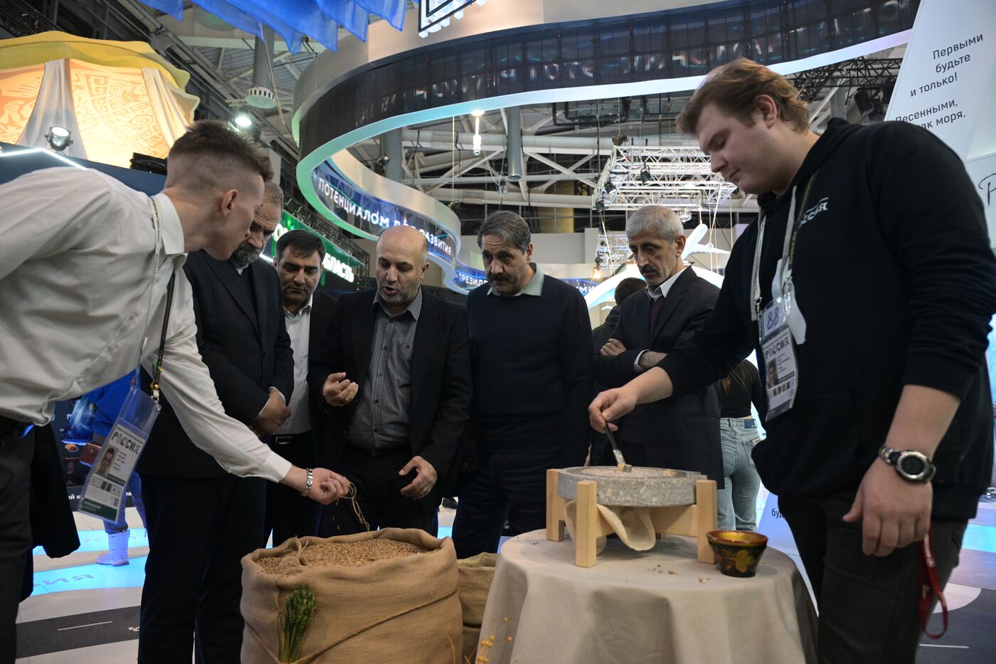 Выставка "Россия". Визит иранской делегации