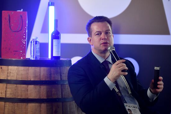 Выставка "Россия". Форсайт-сессия "Российское виноделие в перспективе. Взгляд визионеров"