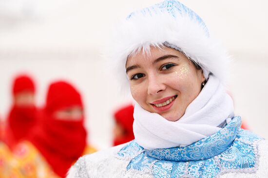 Выставка "Россия". Дни Дедов Морозов народов России: Якшамо Атя