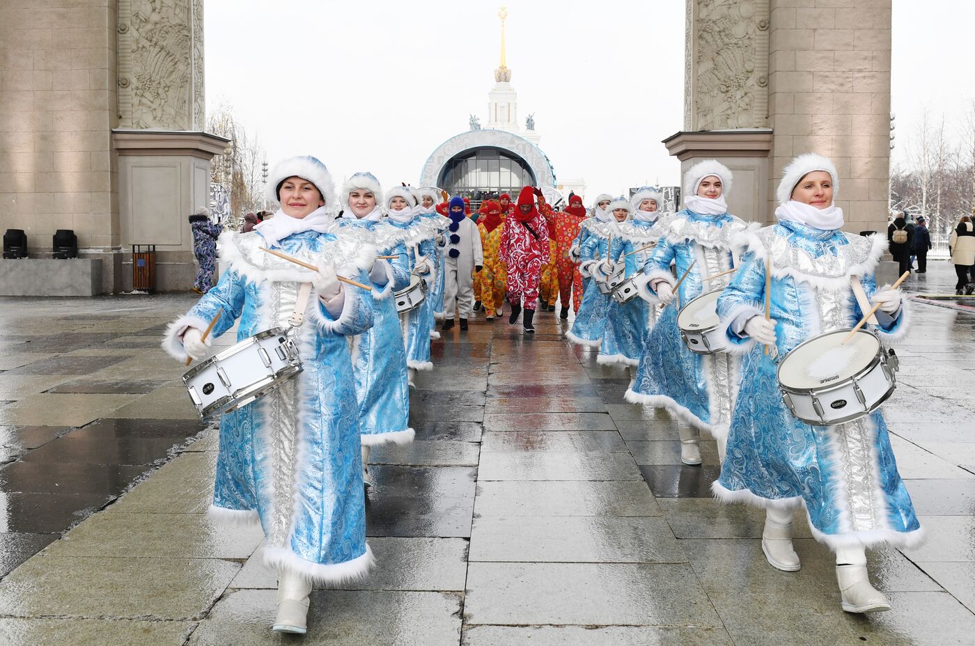 Выставка "Россия". Дни Дедов Морозов народов России: Якшамо Атя