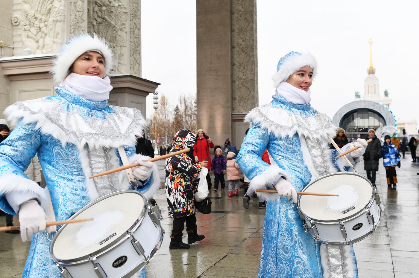 Выставка "Россия". Дни Дедов Морозов народов России: Якшамо Атя