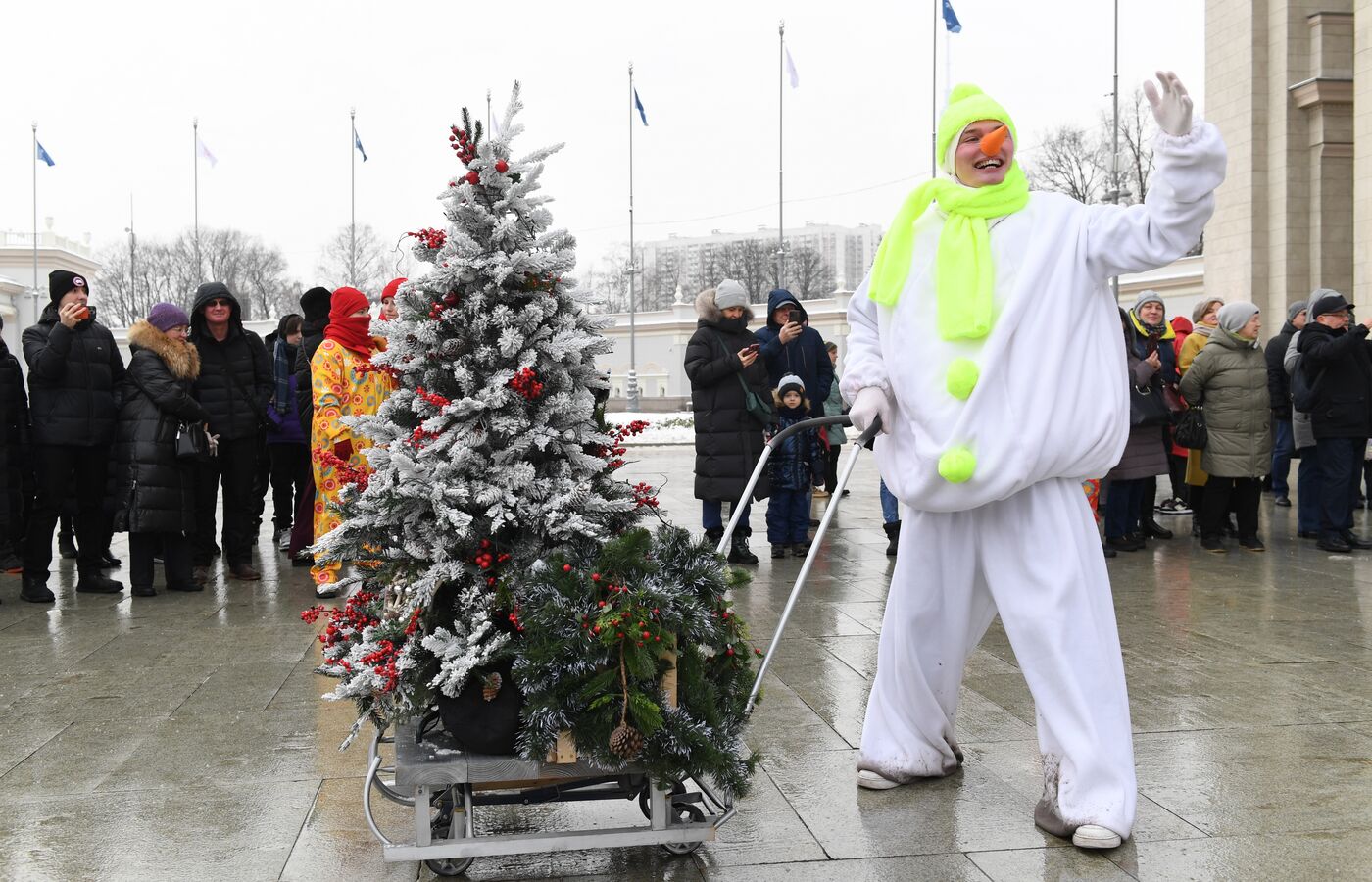 Выставка "Россия". Дни Дедов Морозов народов России: Якшамо Атя