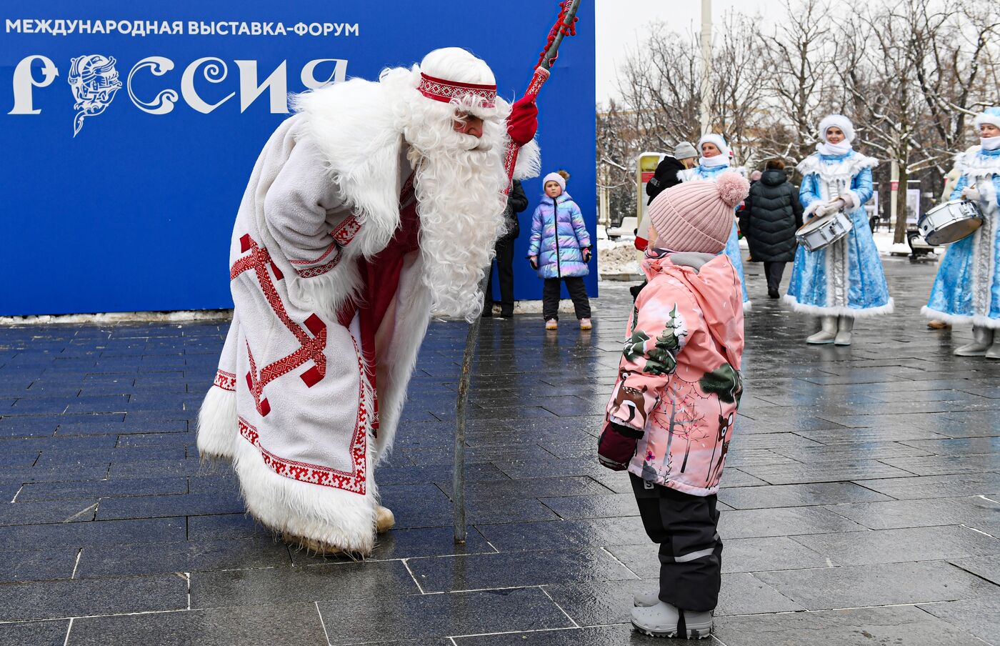 Выставка "Россия". Дни Дедов Морозов народов России: Якшамо Атя