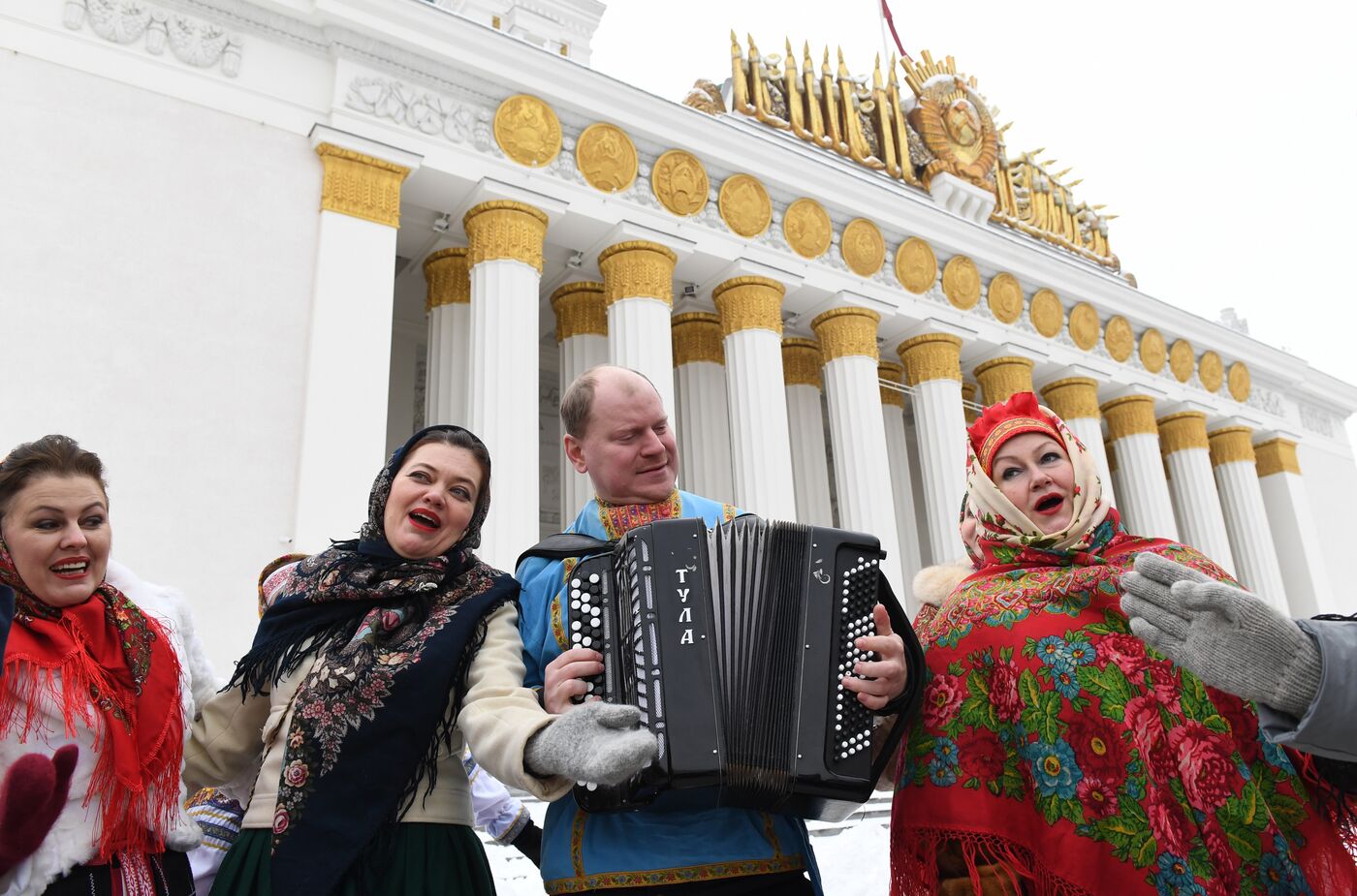 Выставка "Россия". Дни Дедов Морозов народов России: Якшамо Атя