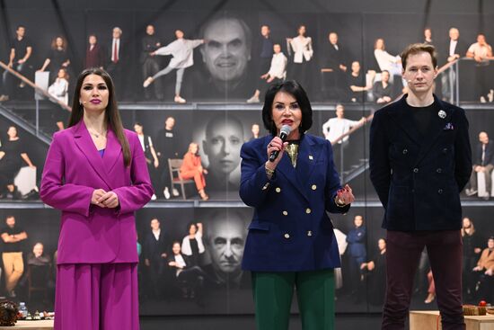 Выставка "Россия". Мастер-класс Надежды Бабкиной