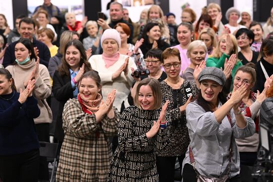 Выставка "Россия". Мастер-класс Надежды Бабкиной