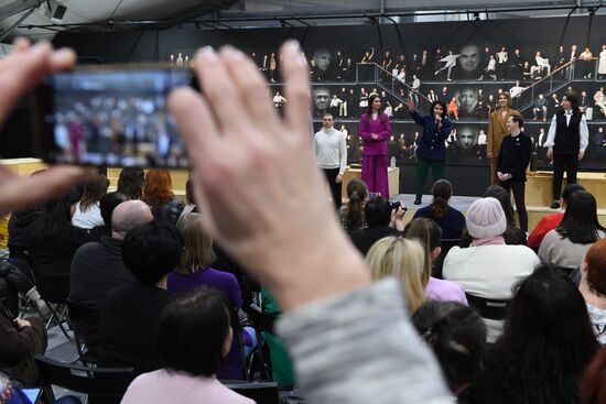 Выставка "Россия". Мастер-класс Надежды Бабкиной