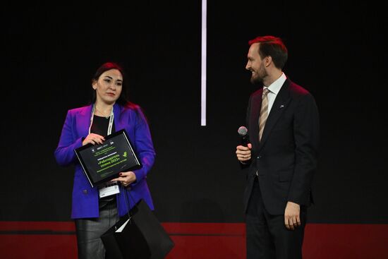 Выставка "Россия". Церемония награждения победителей Международного хакатона проекта "Цифровой прорыв. Сезон: Искусственный интеллект"