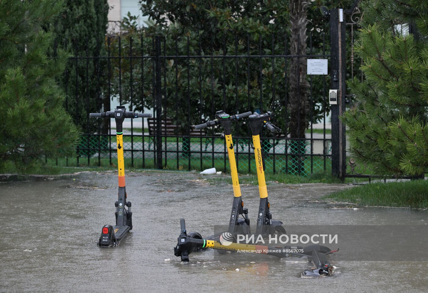 Шторм в Сочи