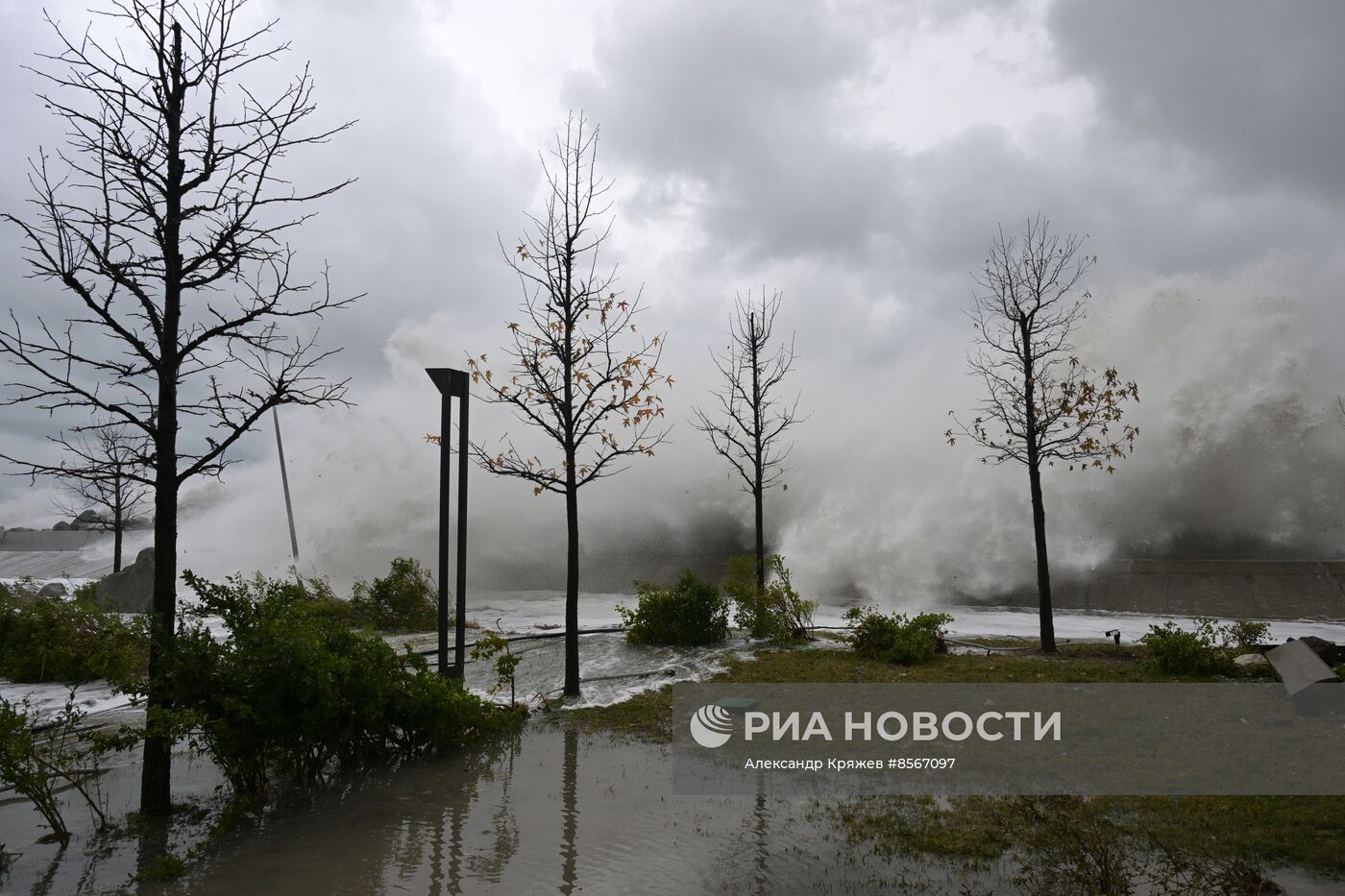 Шторм в Сочи