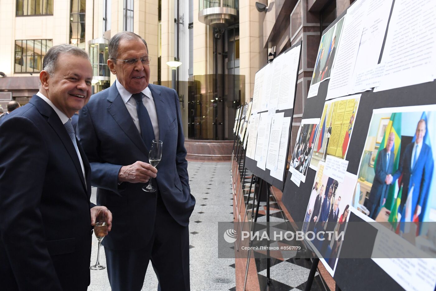 Открытие выставки архивных материалов и фотографий по случаю 195-летия установления дипотношений между Россией и Бразилией