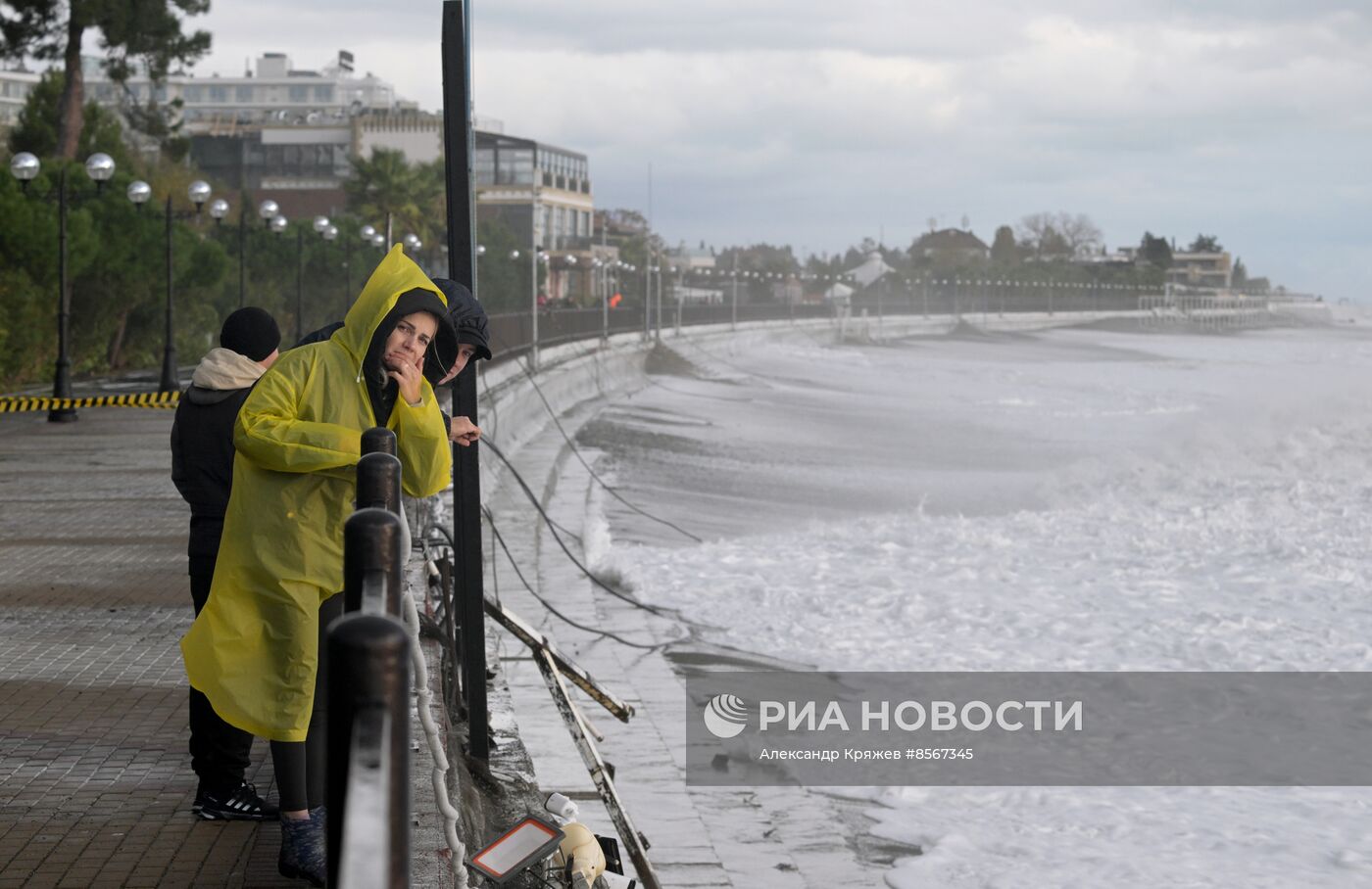 Шторм в Сочи