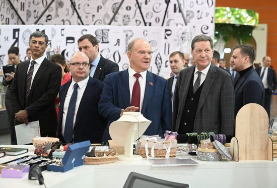 Выставка "Россия". Председатель Госдумы РФ В. Володин и депутаты посетили выставку "Россия" 