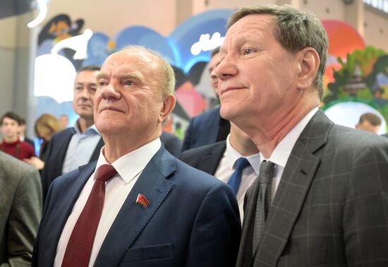 Выставка "Россия". Председатель Госдумы РФ В. Володин и депутаты посетили выставку "Россия" 