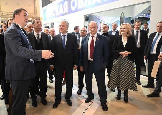 Выставка "Россия". Председатель Госдумы РФ В. Володин и депутаты посетили выставку "Россия" 