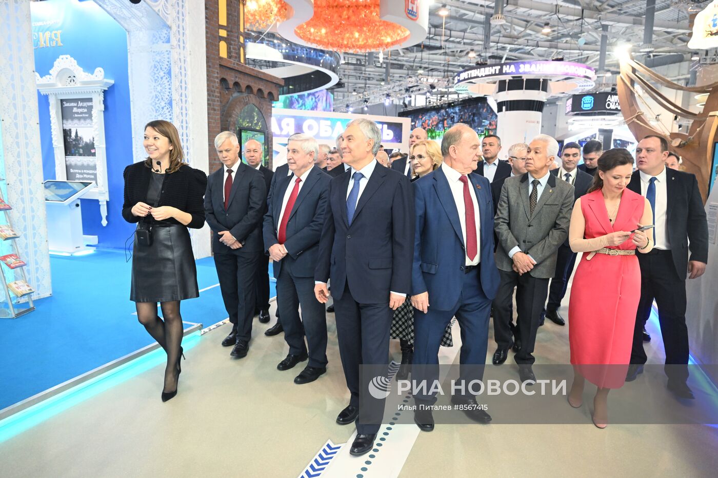 Выставка "Россия". Председатель Госдумы РФ В. Володин и депутаты посетили выставку "Россия"