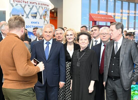 Выставка "Россия". Председатель Госдумы РФ В. Володин и депутаты посетили выставку "Россия" 