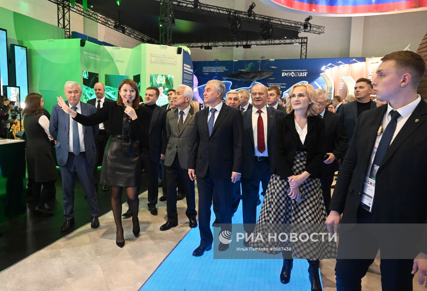 Выставка "Россия". Председатель Госдумы РФ В. Володин и депутаты посетили выставку "Россия"