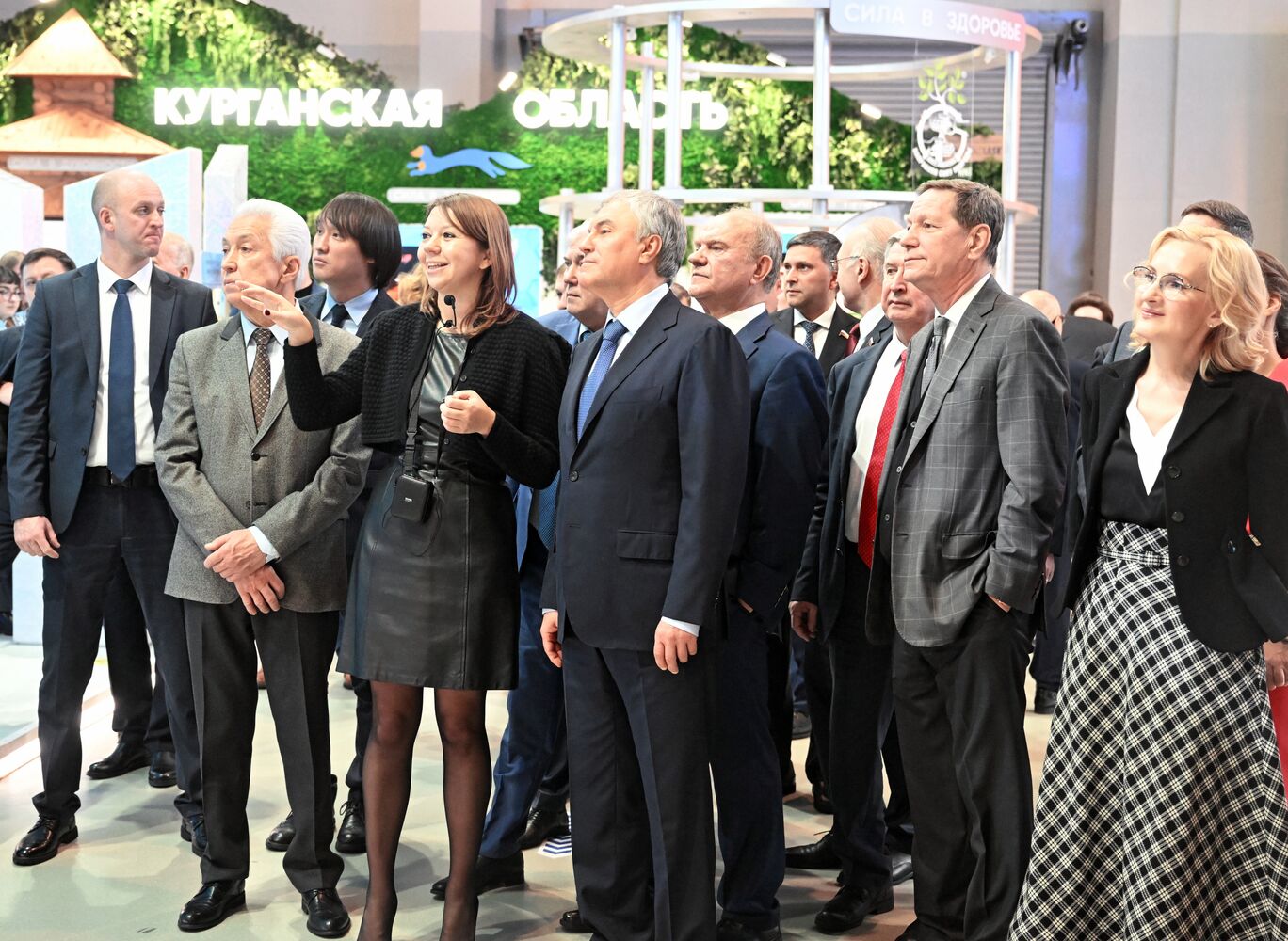 Выставка "Россия". Председатель Госдумы РФ В. Володин и депутаты посетили выставку "Россия" 