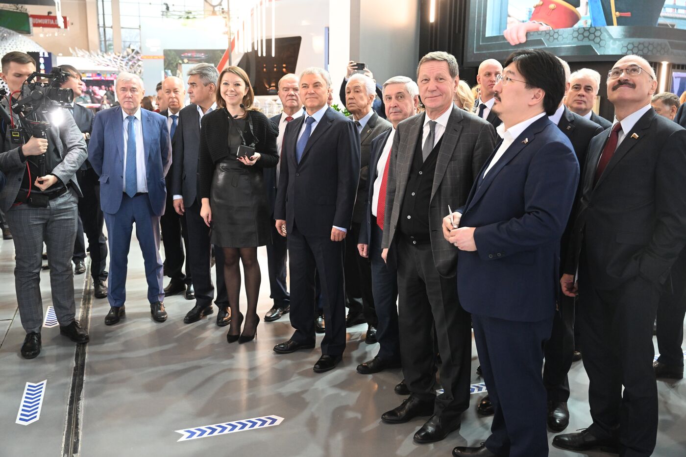 Выставка "Россия". Председатель Госдумы РФ В. Володин и депутаты посетили выставку "Россия" 
