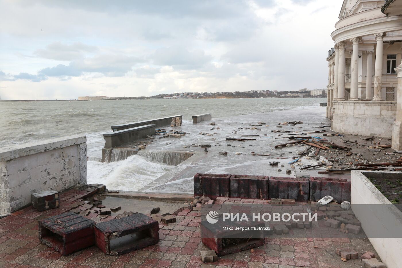 Последствия стихийного бедствия в Крыму