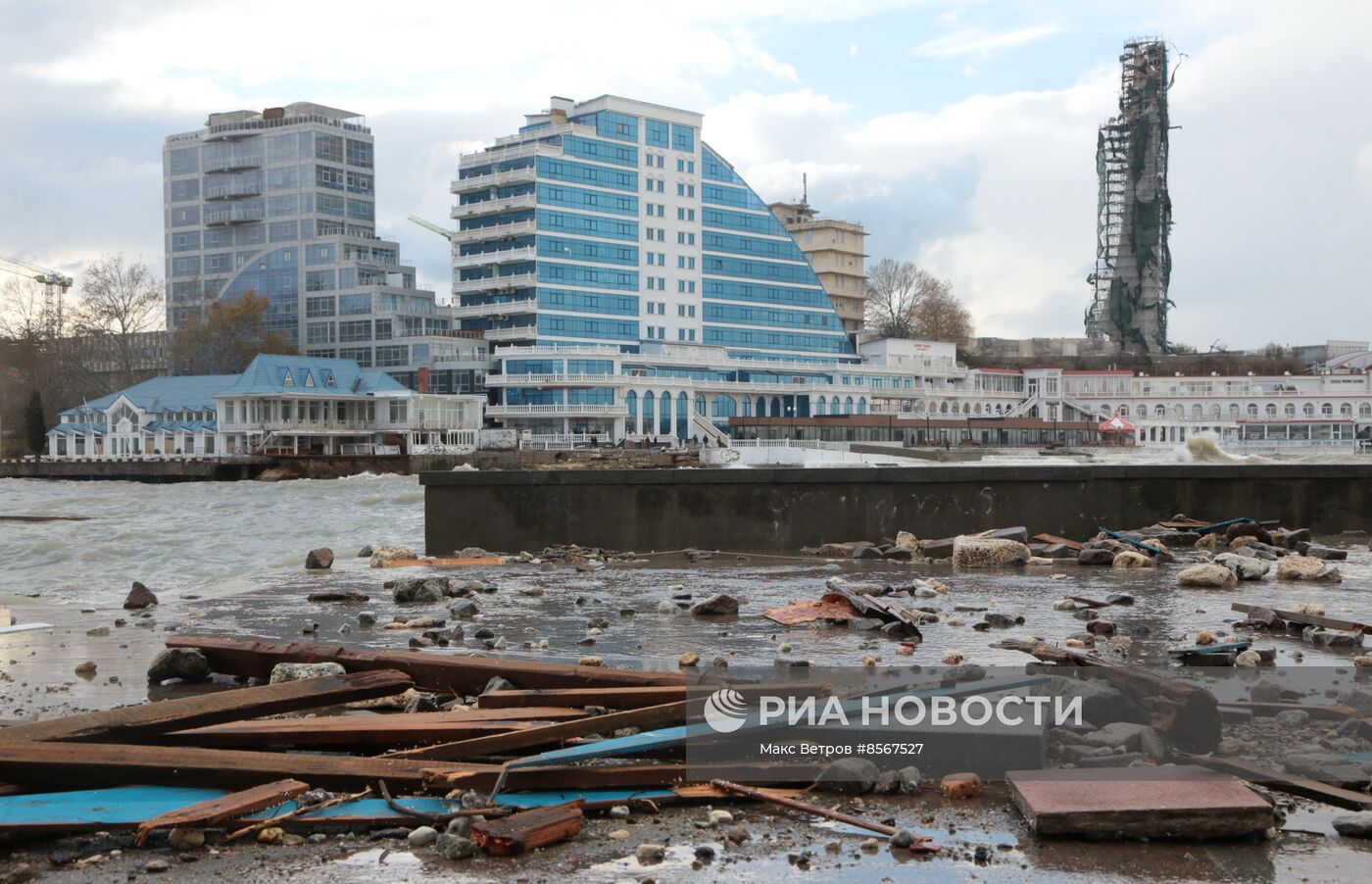 Последствия стихийного бедствия в Крыму
