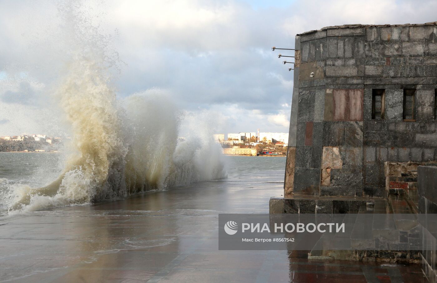 Последствия стихийного бедствия в Крыму