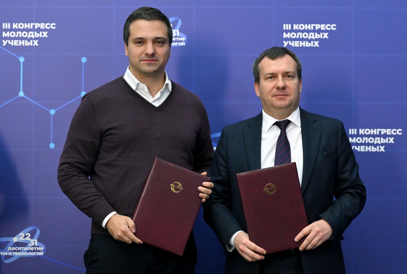 III КМУ-2023. Подписание соглашений компаниями HYPER и ЭФИР с ведущими вузами России