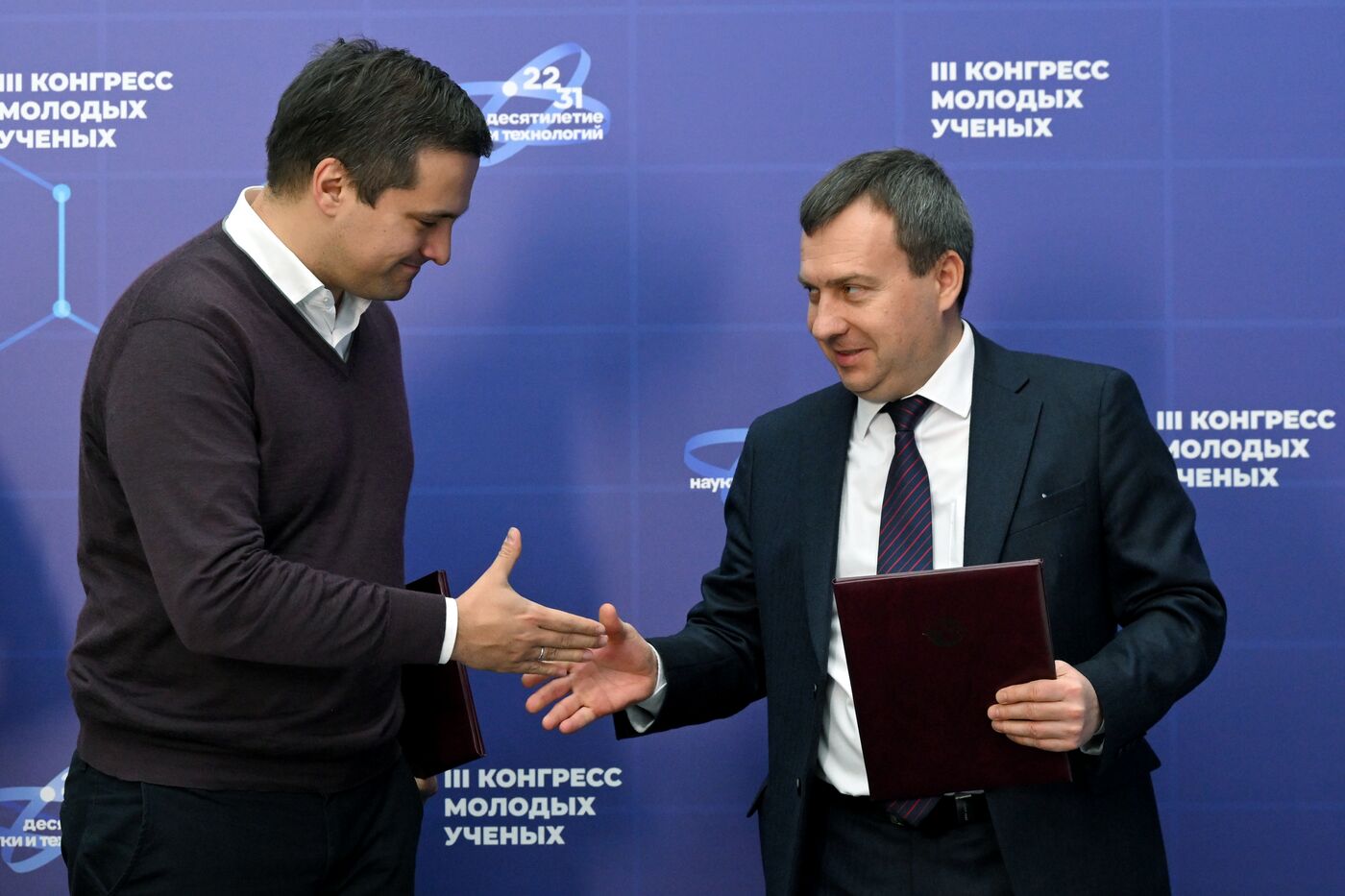 III КМУ-2023. Подписание соглашений компаниями HYPER и ЭФИР с ведущими вузами России