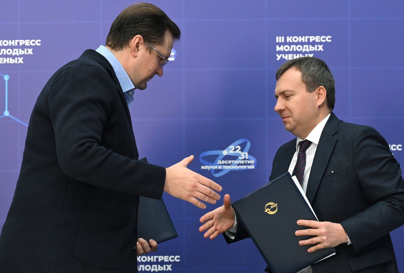 III КМУ-2023. Подписание соглашений компаниями HYPER и ЭФИР с ведущими вузами России