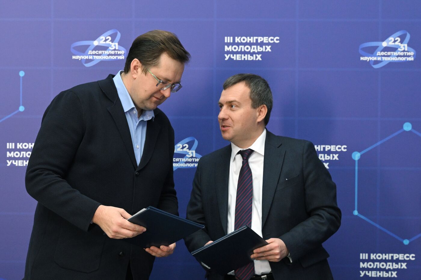 III КМУ-2023. Подписание соглашений компаниями HYPER и ЭФИР с ведущими вузами России