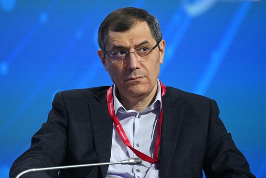 III КМУ-2023. Инфраструктура класса мегасайенс как база формирования единого научно-технологического пространства