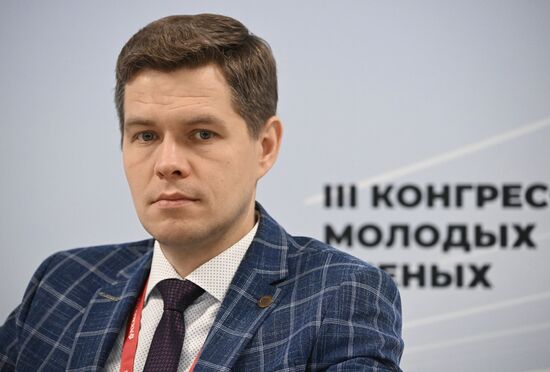 III КМУ-2023. Танго с киборгом: цифровизация и общественные изменения