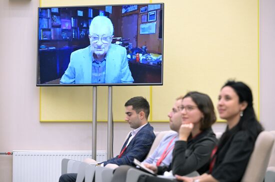 III КМУ-2023. Открытый микрофон с Юрием Цолаковичем Оганесяном