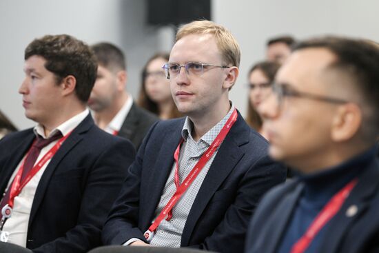 III КМУ-2023. Встреча СМУ и СНО с координатором Координационного совета по делам молодежи в научной и образовательной сферах Совета при Президенте Российской Федерации по науке и образованию Уральский федеральный округ