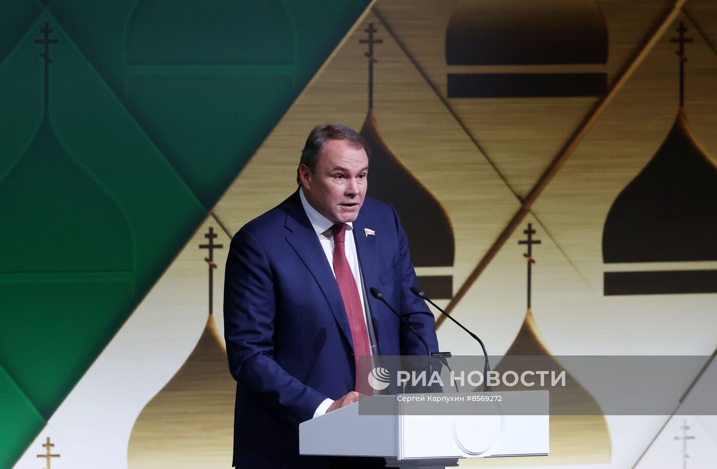 Президент РФ В. Путин принял участие в пленарном заседании Всемирного русского народного собора