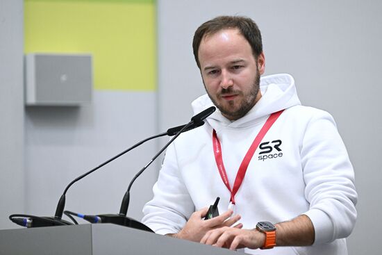 III КМУ-2023. Презентация проектов по направлениям "Биотехнологии и материалы" и "Экология"