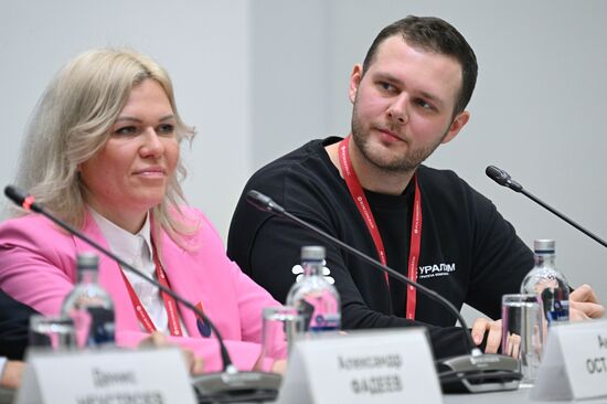 III КМУ-2023. Презентация проектов по направлениям "Биотехнологии и материалы" и "Экология"