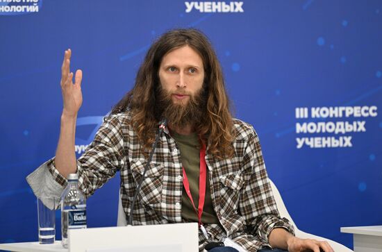 III КМУ-2023. Художник vs технологии: новые грани партнерства науки и искусства