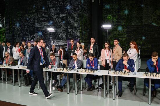 III КМУ-2023. Сеанс одновременной игры по шахматам с международным гроссмейстером Данилой Павловым