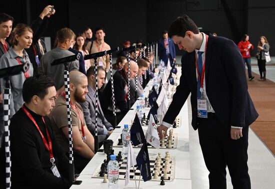 III КМУ-2023. Сеанс одновременной игры по шахматам с международным гроссмейстером Данилой Павловым