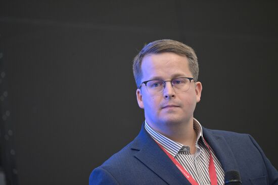 III КМУ-2023. Питч-сессия "Наука за 10 минут: грантополучатели РНФ рассказывают о своих исследованиях"