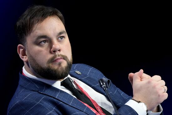 III КМУ-2023. Реверсивный трансфер знаний: от корпораций к вузам