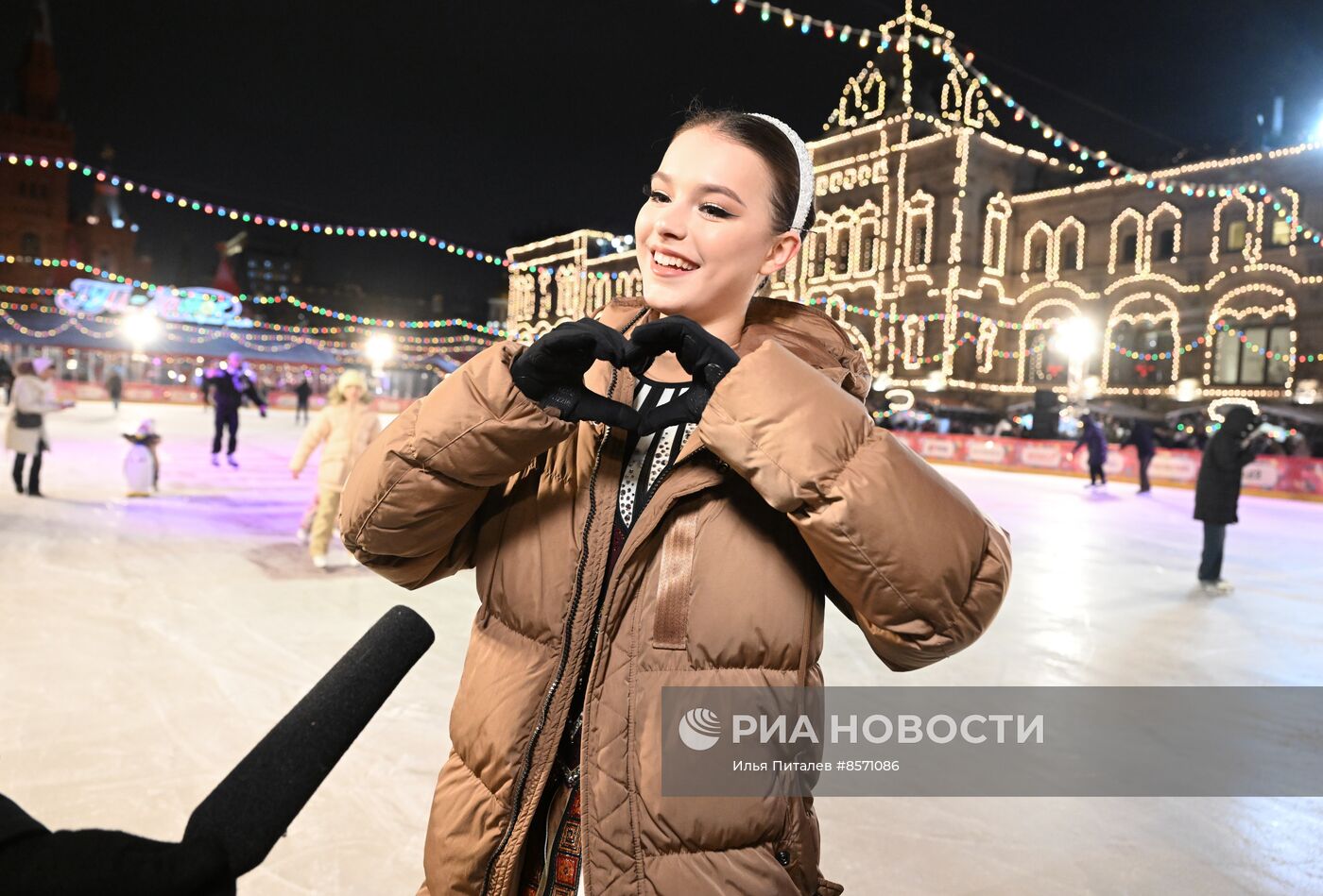 Открытие ГУМ-катка